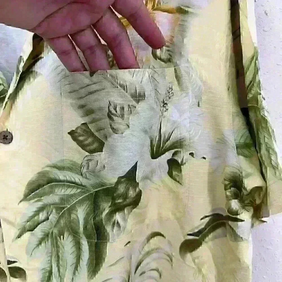 Tommy Bahama floral Hawaiian mens shirt sz L MC2 - Picture 6 of 9